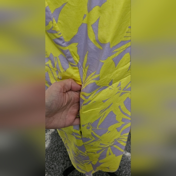 Venus Exotic Shadow Floral Twist Halter Dress- Size S - Picture 7 of 7